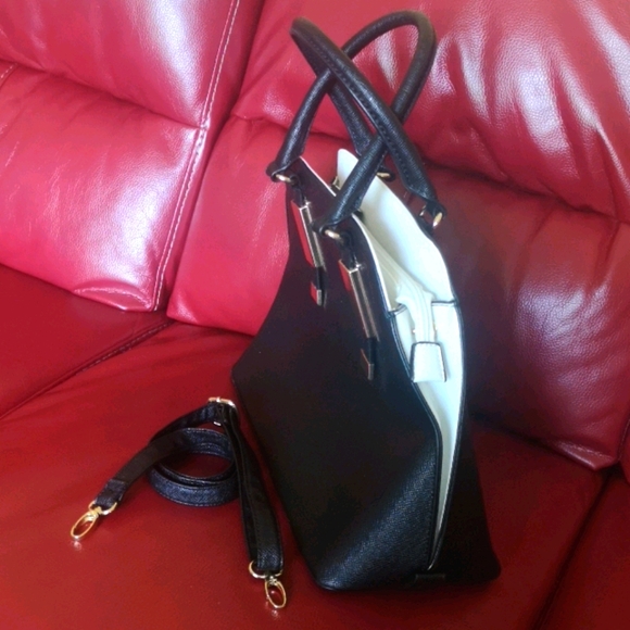 Aldo - Picture 3 of 3